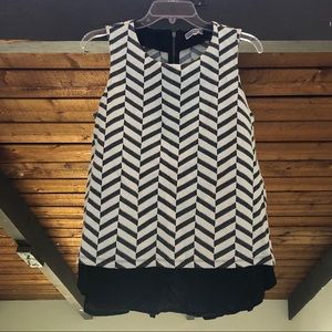 Knit to woven Geo top